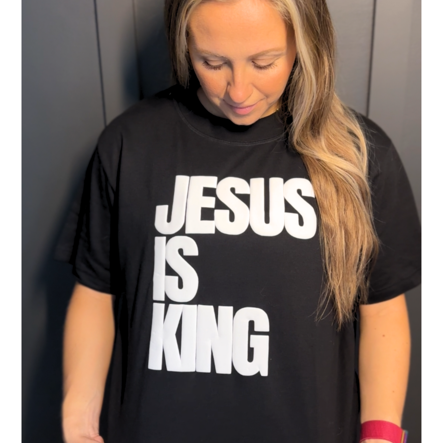 Jesus is King boxy tee