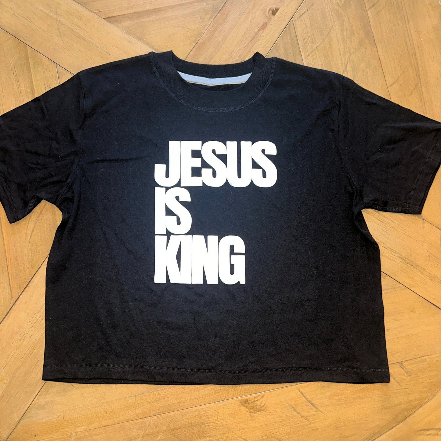 Jesus is King boxy tee