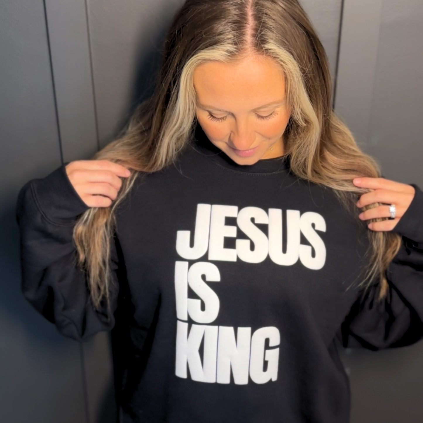 Jesus is King unisex sweatshirt