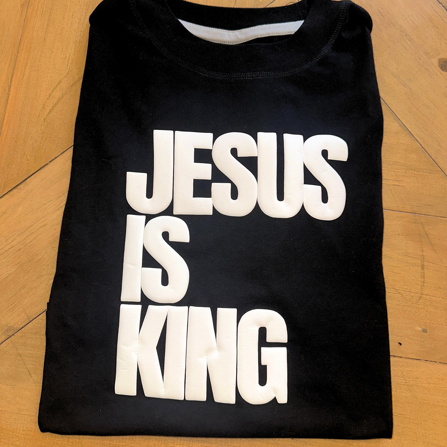 Jesus is King boxy tee