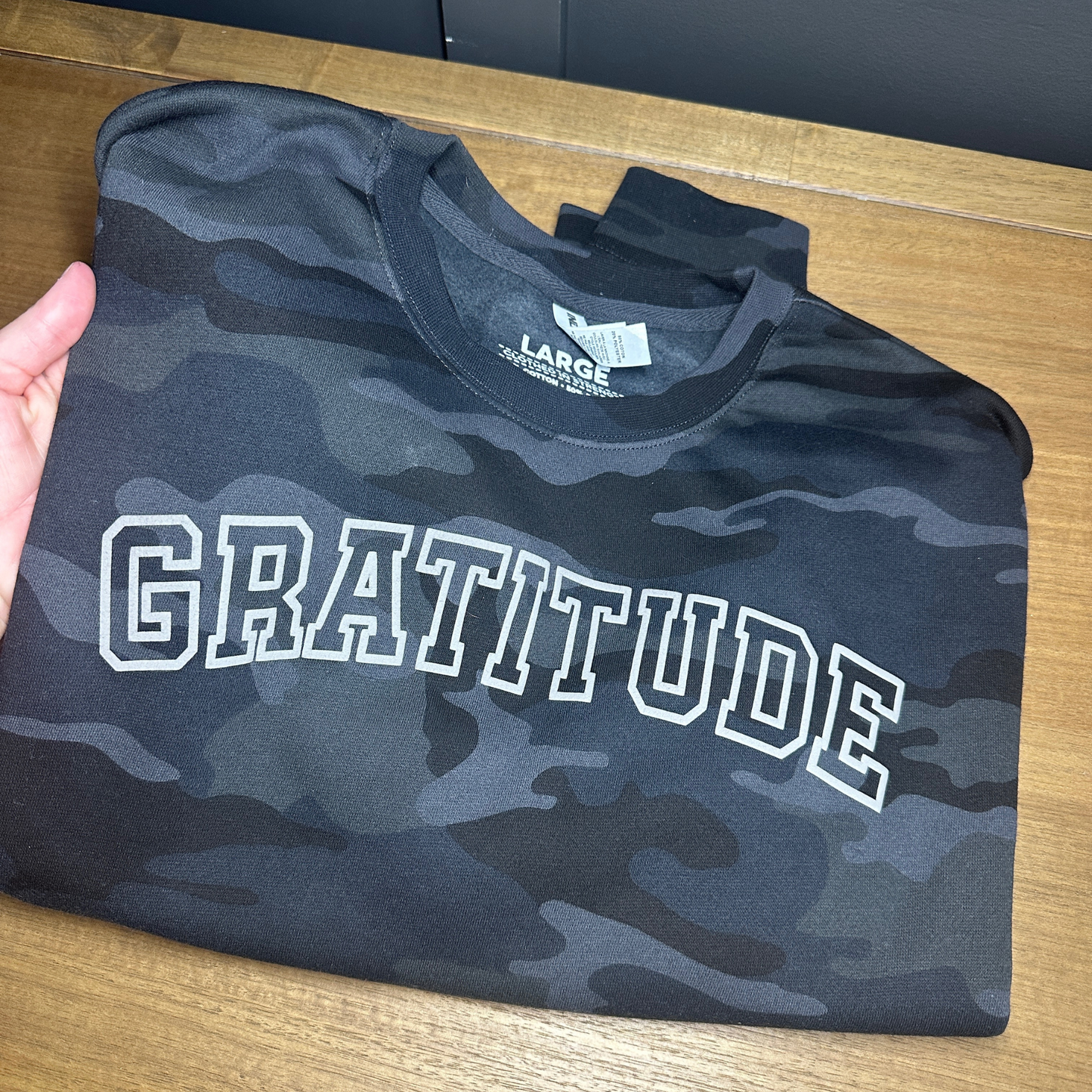 Camo gratitude lightweight sweatshirt